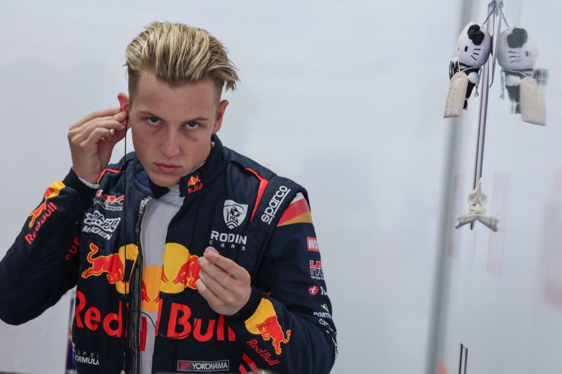 Ezért nem első számú juniorját ültette De Vries helyére a Red Bull