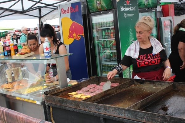 Gazdaság: Ezerért megy az üdítő, 1500 a sör, burger akár 6500-ért – ilyenek a Hungaroring árai