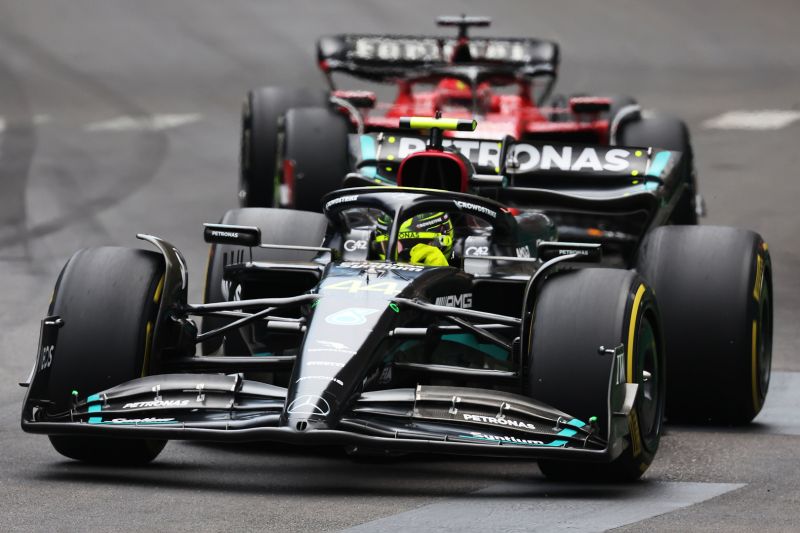 A Ferrarit nem foglalkoztatja Hamilton jövője