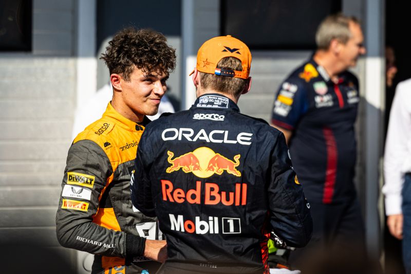 „A trófea a csapaté, szóval csinálj, amit akarsz!” – Verstappen nem félti az esetleges holland trófeáját Norristól