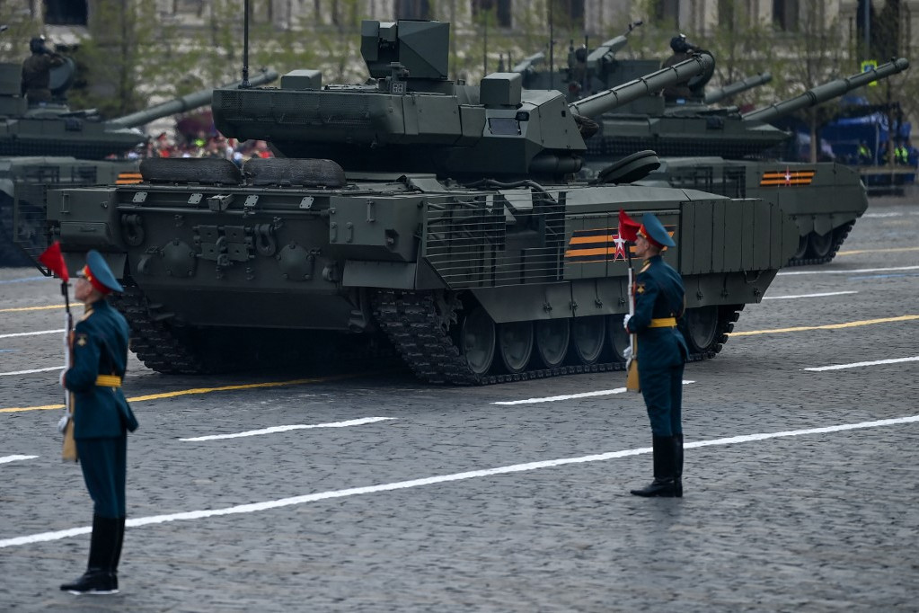 Az oroszok kivonták a háborúból legmodernebb harckocsijukat
