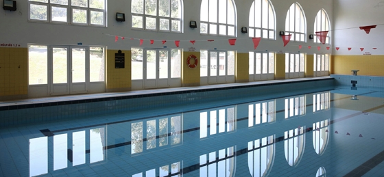 Élet+Stílus: Több iskolában bezárja a tankerület az uszodákat Pécsen, nem lesz helyben úszásoktatás