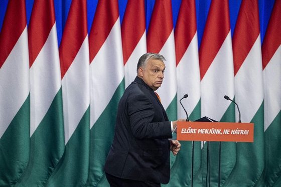 Itthon: Menczer szerint sokan szeretnének annyira egyedül lenni, mint Orbán Viktor