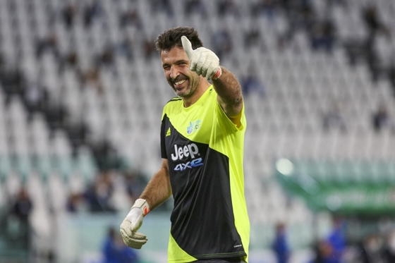 Sport: Visszavonult az olasz futball egyik legjobb kapusa, Gianluigi Buffon