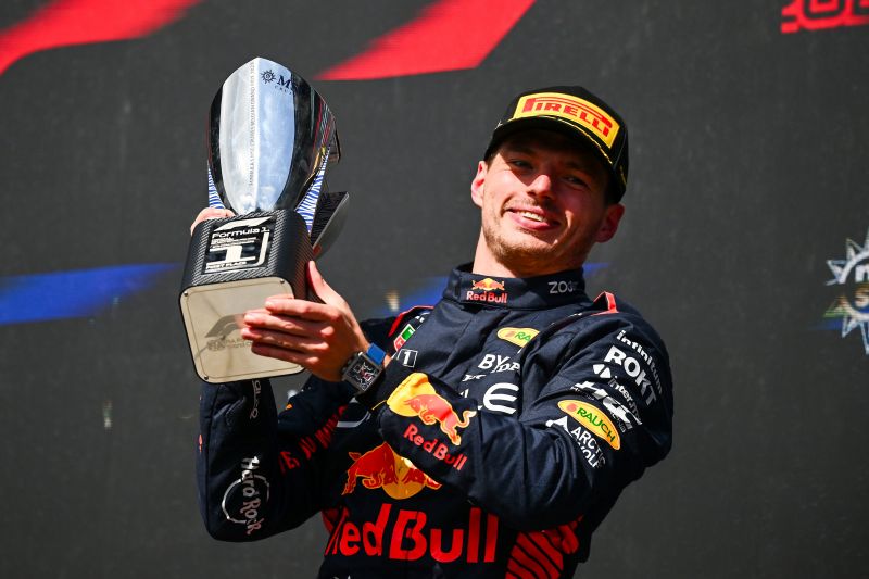 „Ünnepeljük Verstappen hihetetlen eredményeit!” – Domenicali