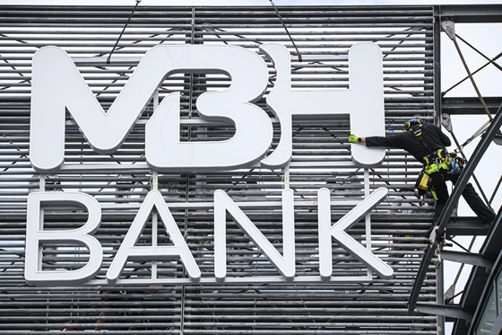 Vállalkozás: 87 millióra bírságolta a jegybank Mészáros Lőrinc bankját, az MBH-t