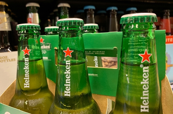 Vállalkozás: A Heineken kivonul Oroszországból, 1 eurót kaptak a leányvállalatért