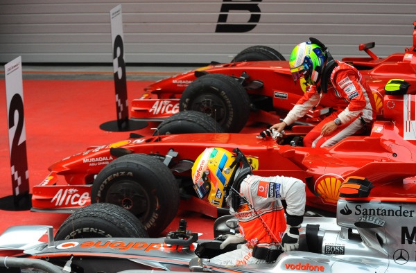 f1-massa-hamilton-2008_1