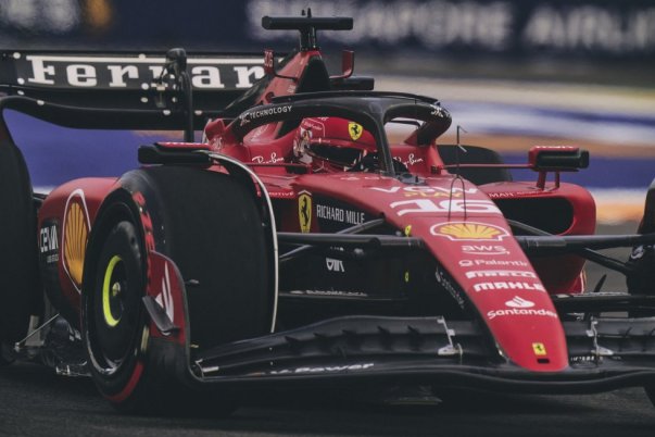 Az F1-es Szingapúri Nagydíj időmérő edzése