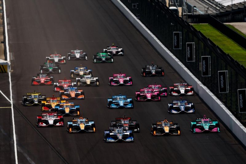 Itt az IndyCar 2024-es naptára, egy pénzdíjas versennyel és egy oválcserével