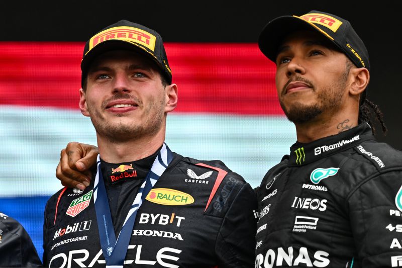 „Jó a hír a sportnak” – Verstappen is reagált Hamilton F1-es hosszabbítására