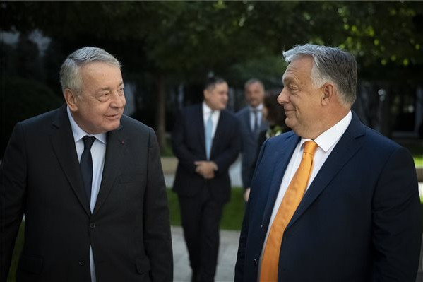 Orbán Viktor a francia Veolia vállalat vezetőjével tárgyalt