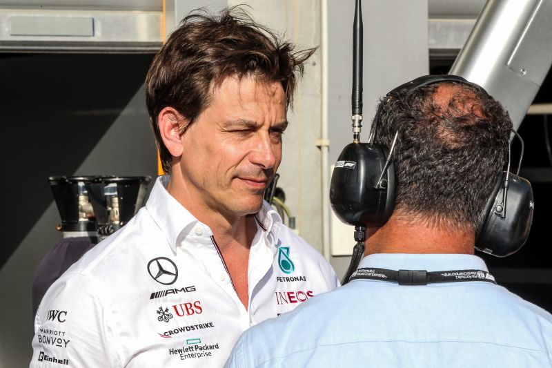 Toto Wolff műtétre szorul, kihagyja az F1-es Japán Nagydíjat