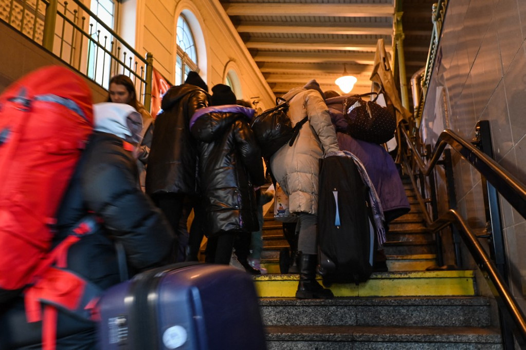 Ukrajna hazakényszerítené a menekülteket, annyira nincs ember