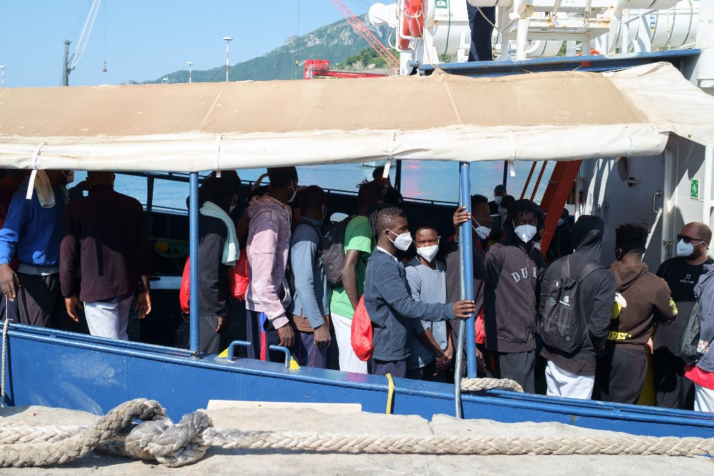 Ursula von der Leyen európai megoldást ígért Lampedusa migránstáborában