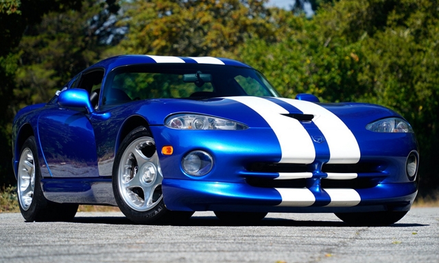 Autó: Nem kicsit mérges kígyó: alig használt 27 éves Dodge Viper vár új gazdára