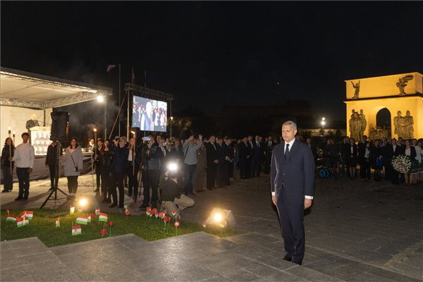 „Az aradi vértanúk eggyé váltak a haza és a szabadság szeretetében”