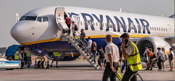 Gazdaság: Több izraeli járatát is törölte hétfőn a Ryanair