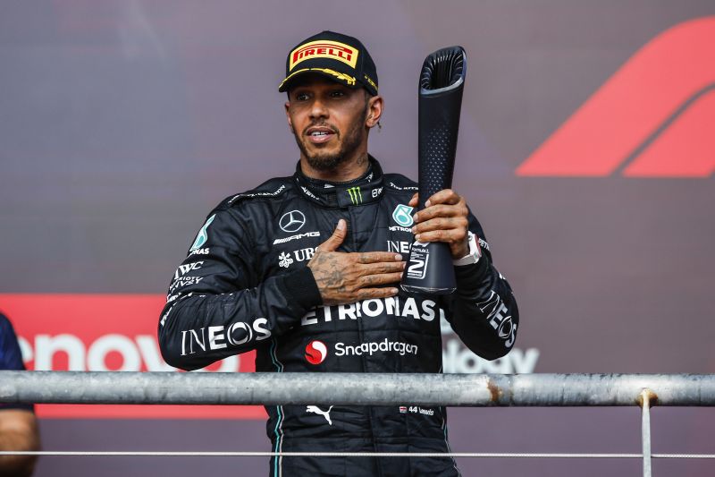 Hibázó Ferrari és Mercedes – hétfői F1-es hírek