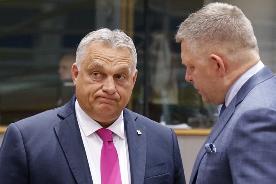 Itthon: Magyarországra toloncolná vissza a migránsokat Robert Fico