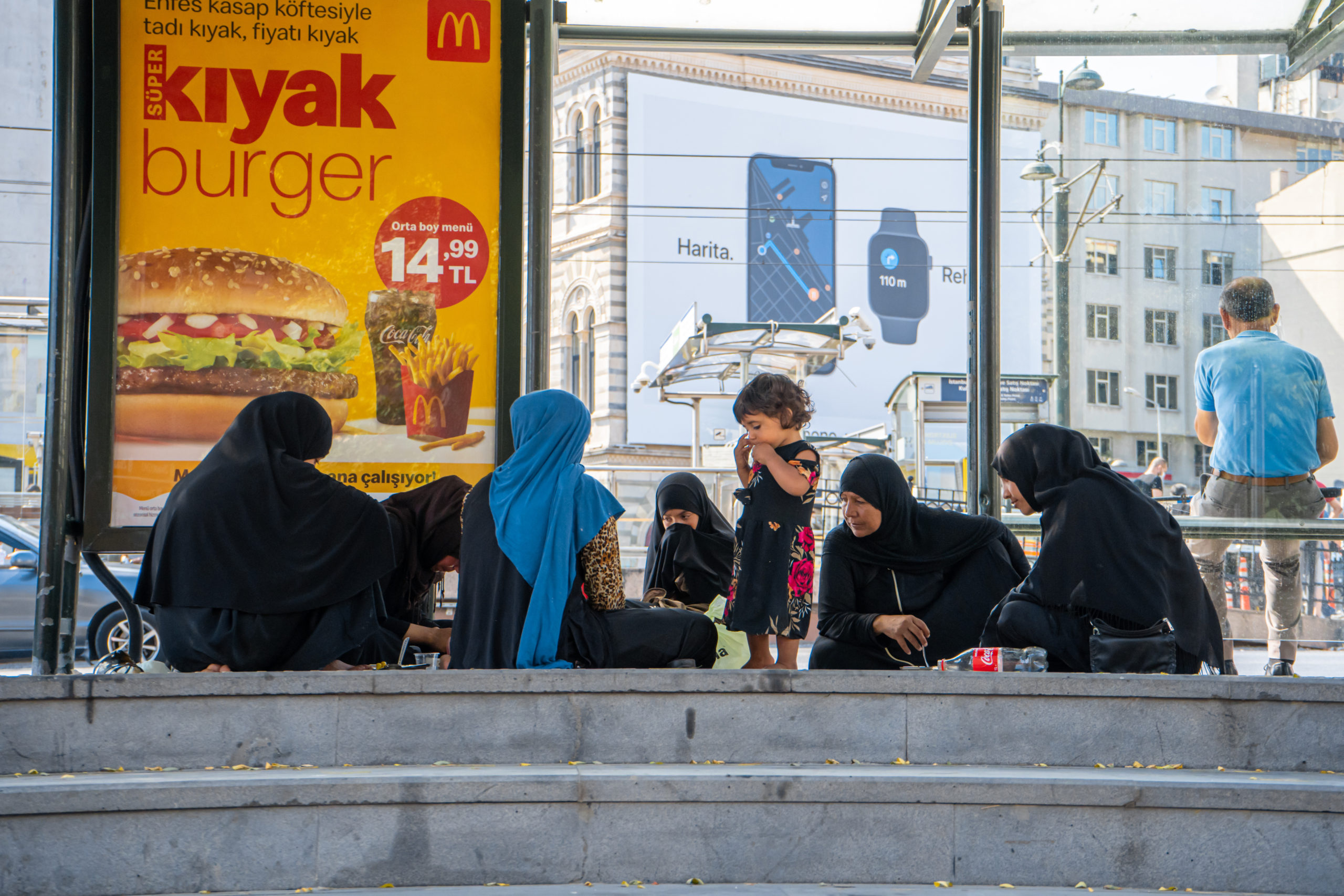 Kiszorították a migránsok az osztrákokat Bécsből