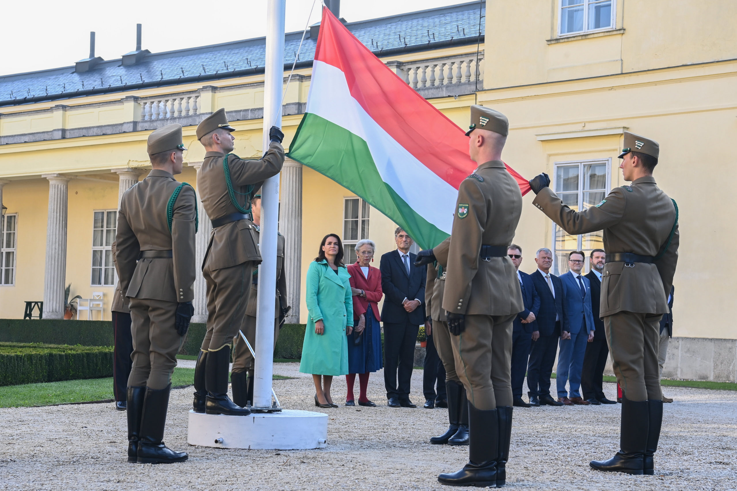 Novák Katalin köztársasági elnök Fejér vármegye vezető politikusaival egyeztetett