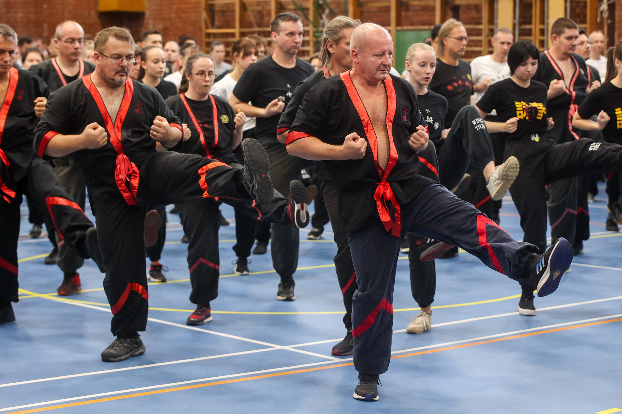 A Wing Tsun kungfu bemutatón megjelentek komolyan veszik a tanulást