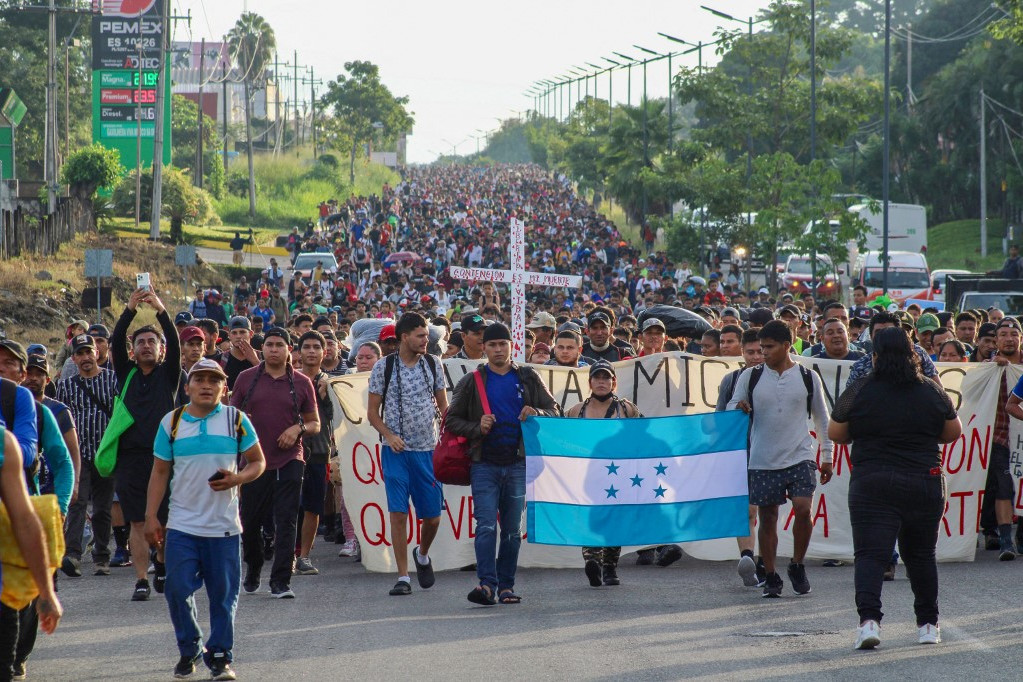 Többezres migránskaraván indult Mexikóban az Egyesült Államok felé