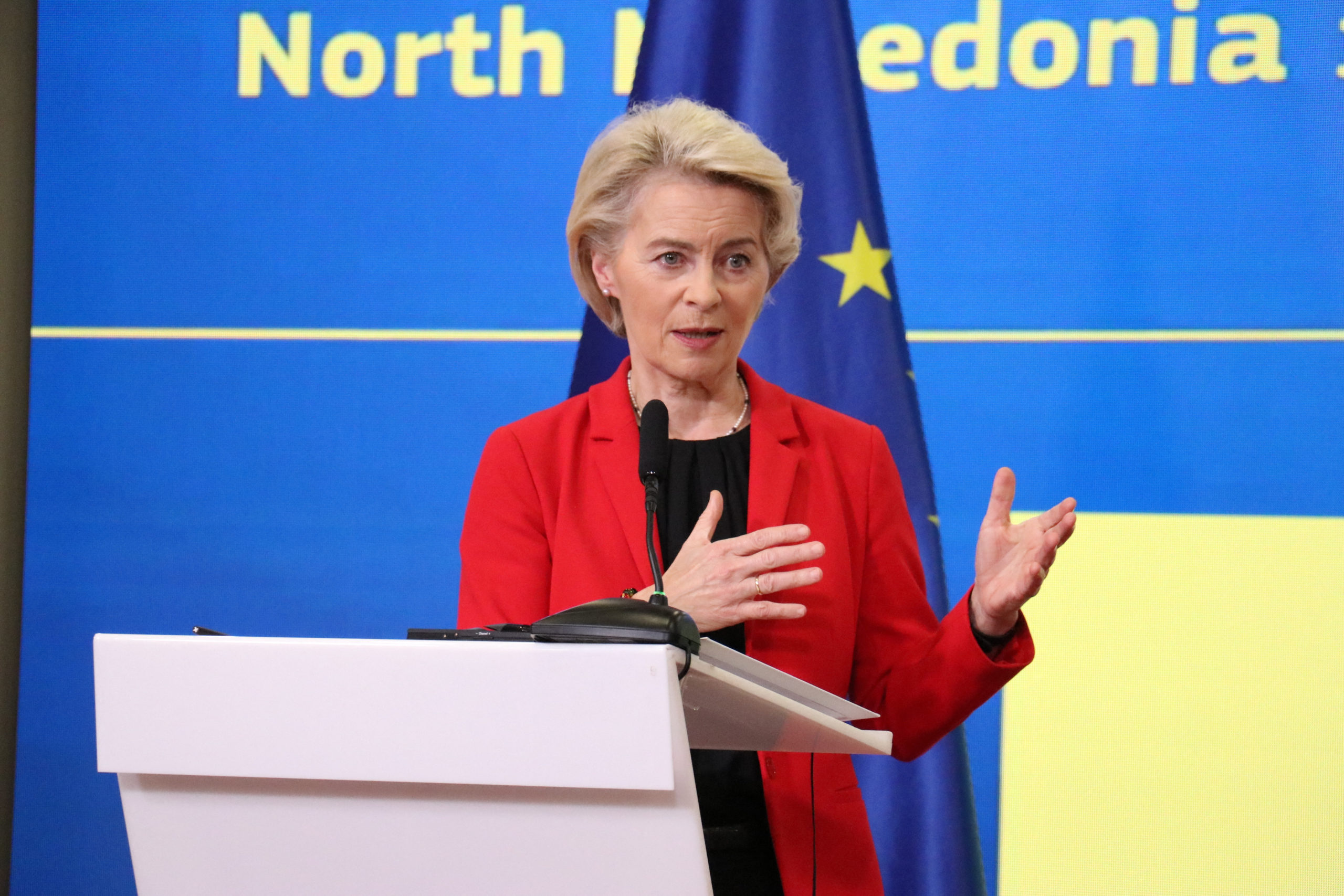 Ursula von der Leyen: Szerbiának és Koszovónak rendeznie kell a viszonyát