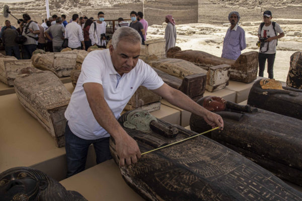 2000 éves egyiptomi szarkofágot nyitottak ki