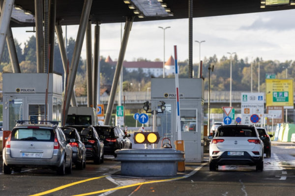 Folytatódik a határellenőrzés Szlovéniában