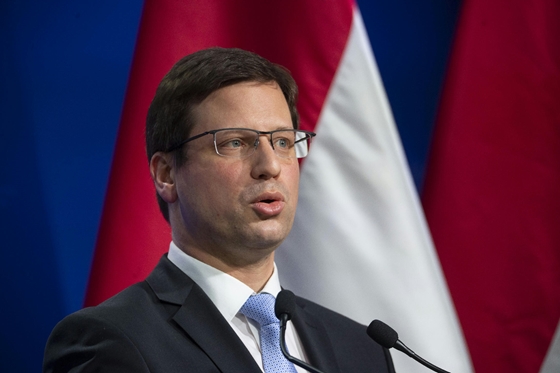 Gazdaság: Gulyás Gergely: Meghosszabbítja a kormány a kamatstopokat