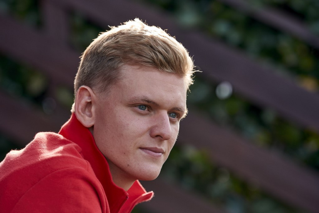 Itt a hivatalos bejelentés Mick Schumacher jövőjéről