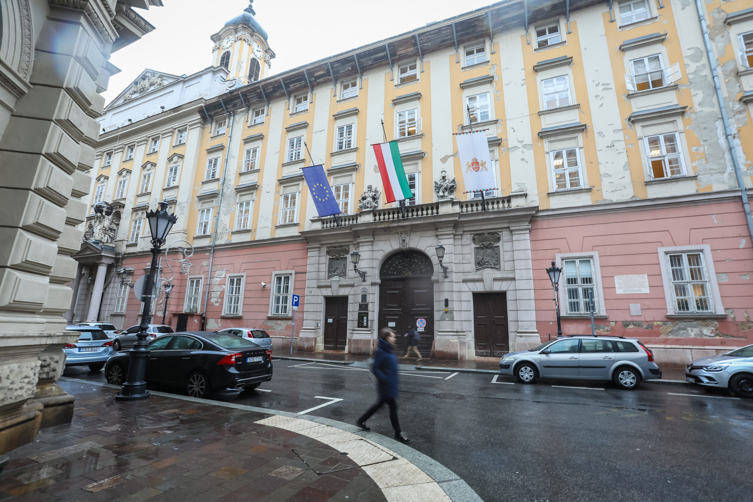 Magyar Államkincstár: A törvényeket mindenkinek be kell tartania, ez alól a főváros sem kivétel