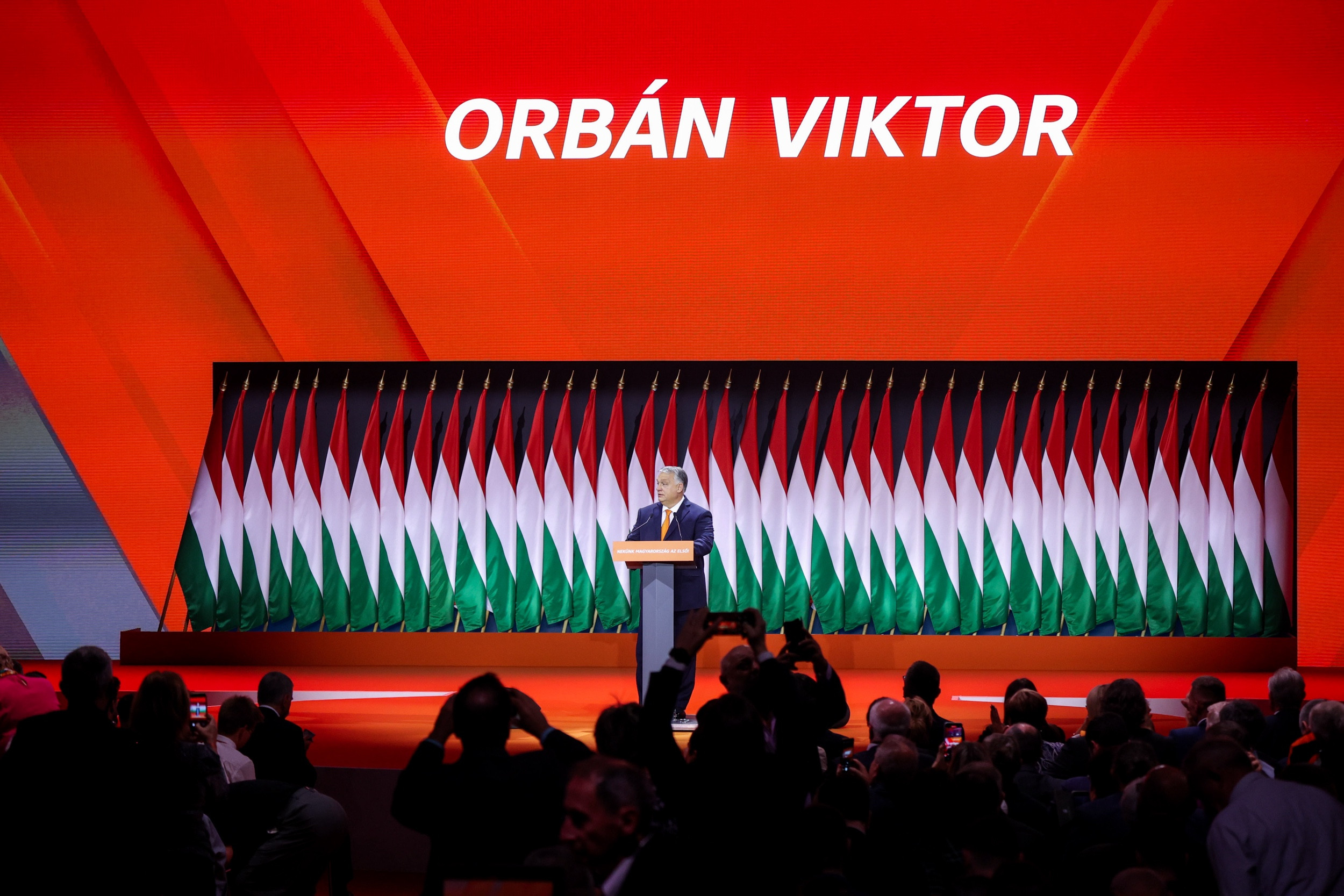 Orbán Viktor: A mi kormányunk nindzsakormány + VIDEÓ