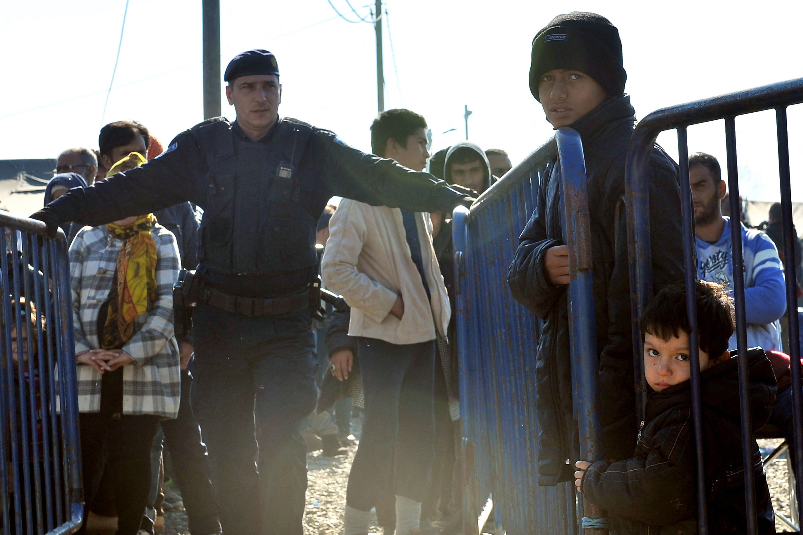 Triesztben fiatalkorú migránsok verekedtek össze