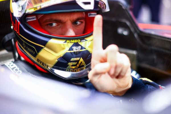 Verstappen: Menjenek el az útból