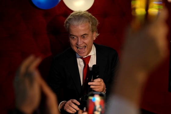 Világ: Exit poll: A szélsőjobboldali Geert Wilders pártja nyeri a holland parlamenti választásokat