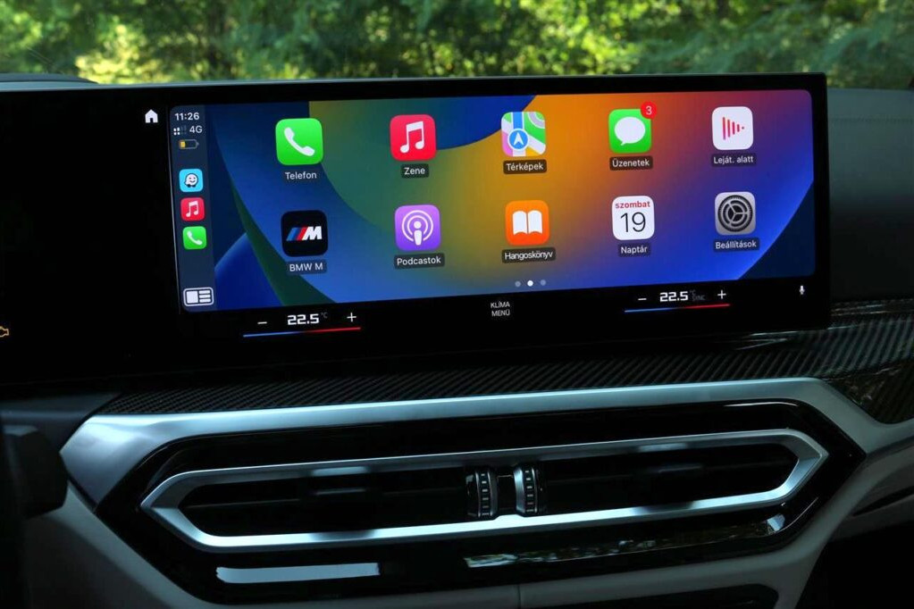 BMW M3 Competition carplay