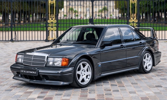 Autó: Látványos retró húrokat penget meg a 325 millió forintos modern Mercedes 190 E 2.5-16 Evo II