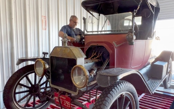 Autó: Milyen erős lehet egy 108 éves Ford T-Modell?