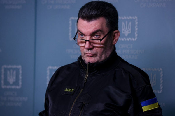 Danyilov: Minden ukránnak harcolnia kell