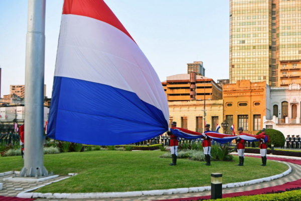 Egy magas rangú paraguayi tisztviselő nem létező országgal írt alá megállapodást