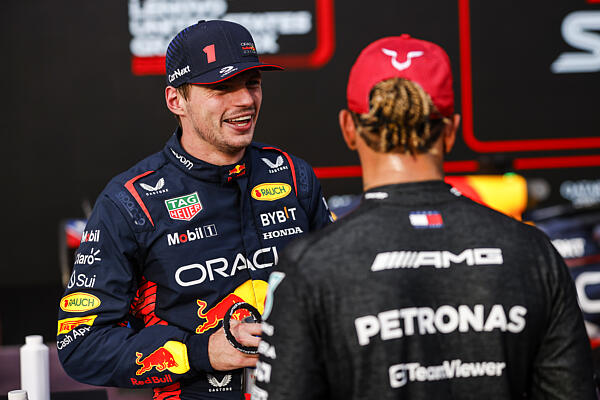 „Én időnként képes voltam nyerni” – Verstappen Hamilton sorozatáról