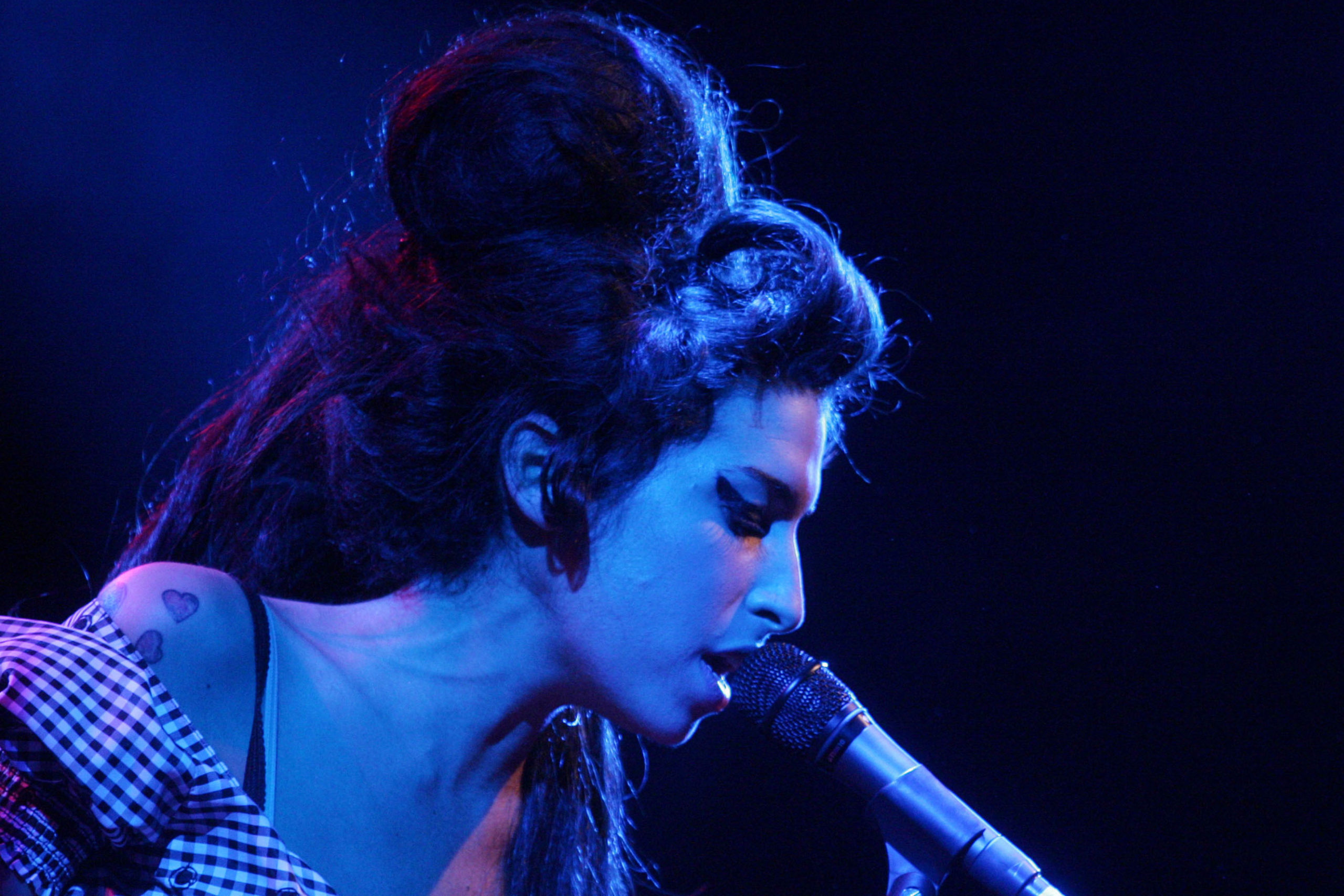 Ennyire hasonlít Amy Winehouse-ra az őt alakító színésznő