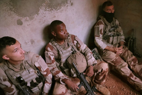 Kiszabadult hat év után egy dél-afrikai túsz dzsihadisták fogságából Maliban