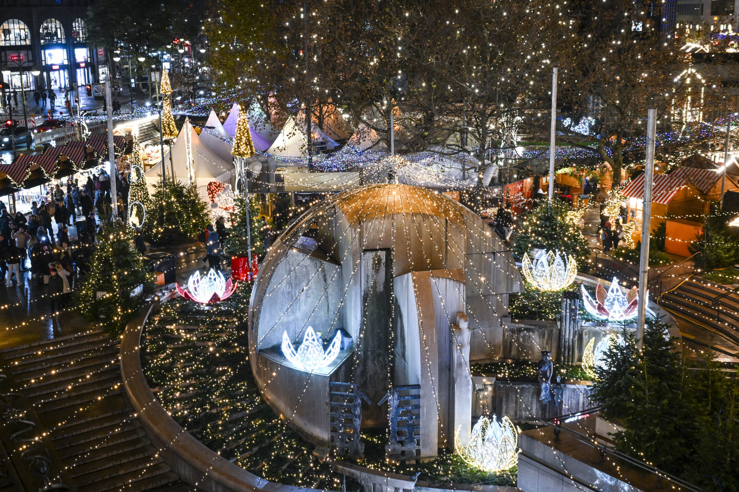 Nem szólhatnak a karácsonyi dalok a berlini karácsonyi vásárban