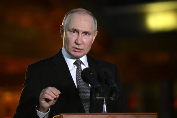Putyin a héten az Egyesült Arab Emírségekbe és Szaúd-Arábiába látogat