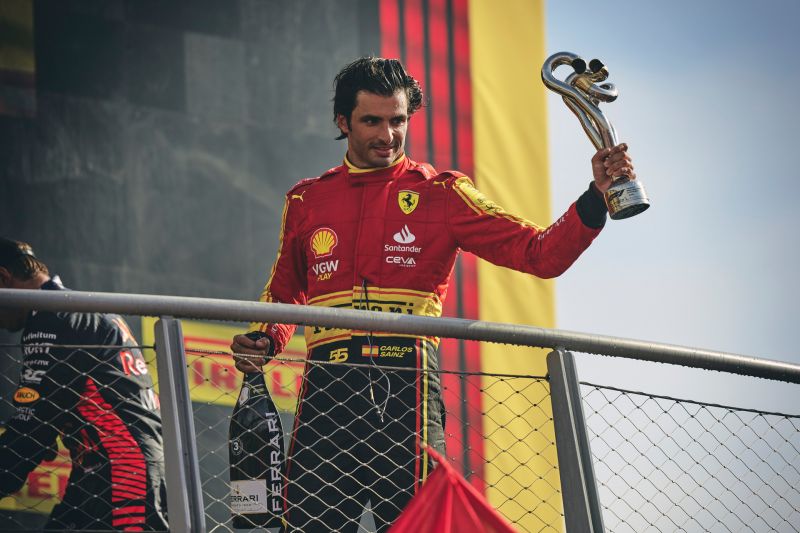 Sainz a Ferrarival akar F1-es világbajnok lenni