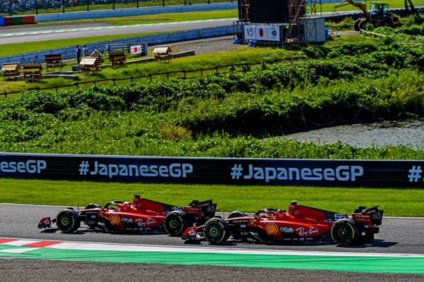 Sainz és Leclerc is sokáig maradhat a Ferrarinál
